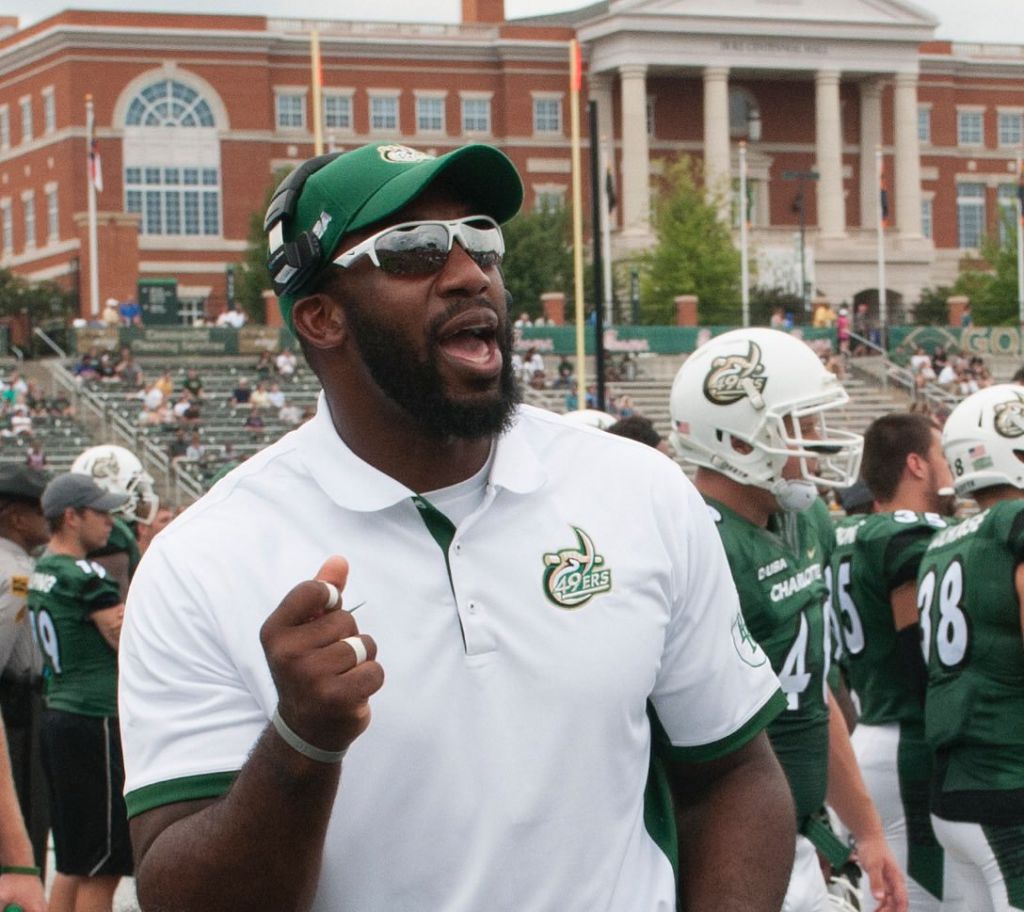 Aaron Curry (@aaroncurry) - LockerDome