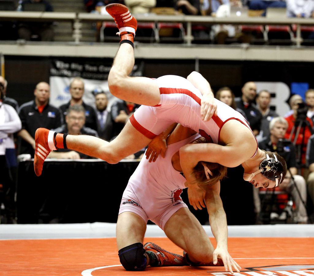 entertain on LockerDome