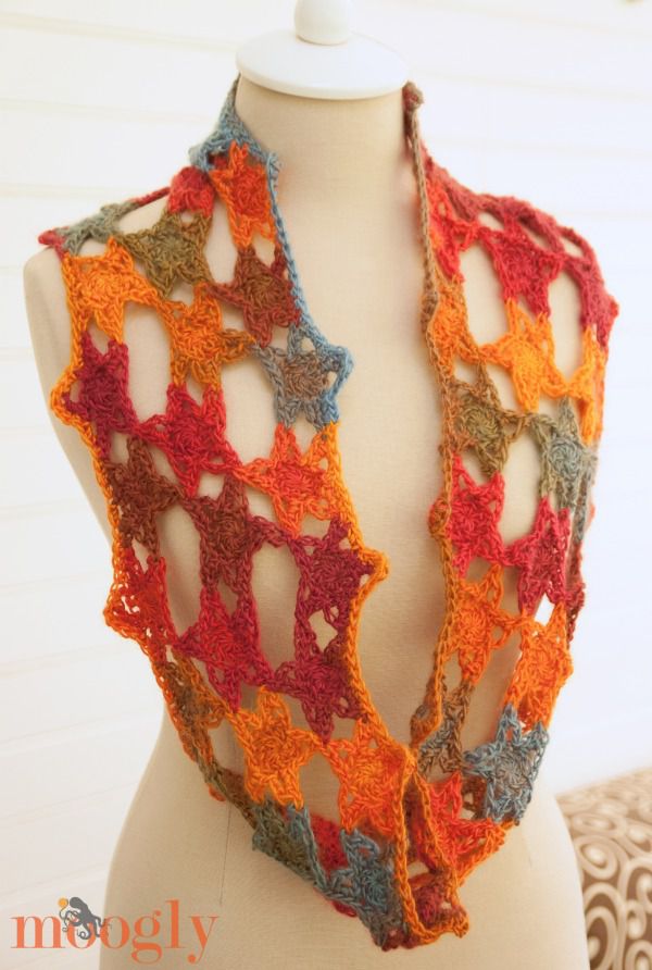 Free #Crochet Pattern: Starstuff Cowl by Moogly!