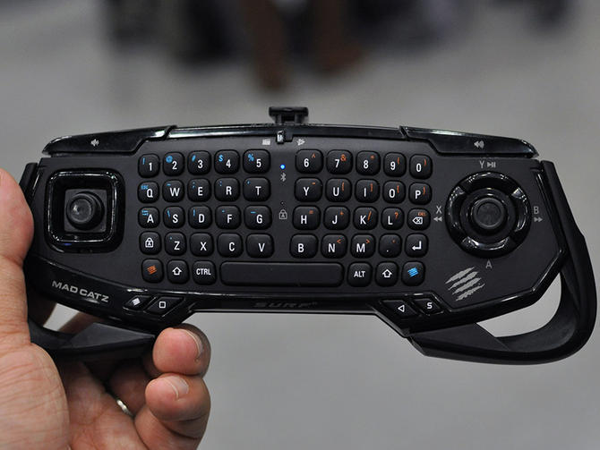 keyboard f controls on Surfr Mad Catz combines QWERTY keys controls game with