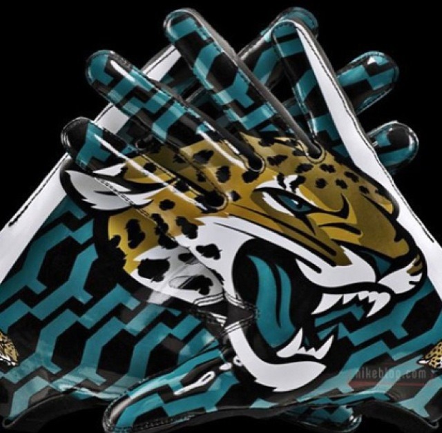 Jacksonville Jaguars unveil new gloves with new logo