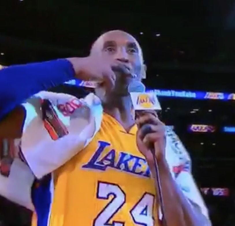 Video Kobe Drops The Mic on His Career With a "Mamba Out" BSO