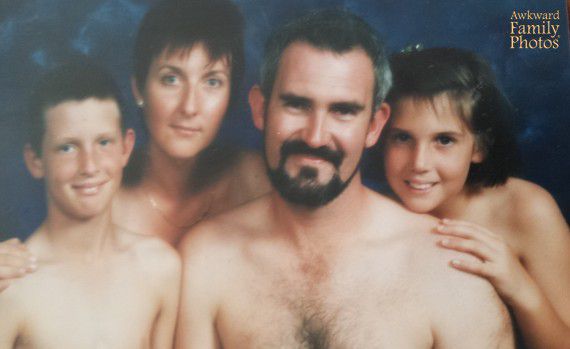 Top 10 Awkward Family Portraits-9269