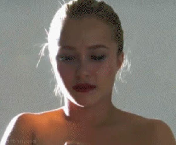 kettle-wife-female-naked-throat-cum-facial-bukkake
