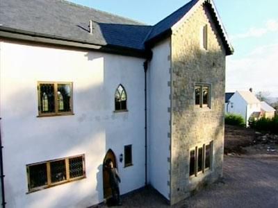 Watch Revisited - Buckinghamshire: The Inverted-Roof House (Ep 9 ...